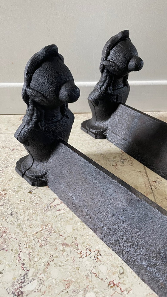 Image 1 of Perros de bomberos de hierro fundido antiguos para apartamentos