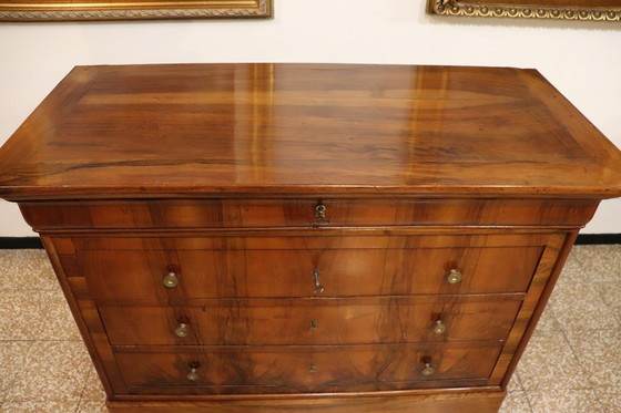 Image 1 of Cómoda antigua de nogal, restaurada, Italia, siglo XIX