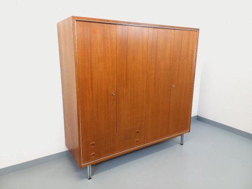 Vintage-Kleiderschrank im skandinavischen Modernismus-Stil aus Teakholz und Metall aus den 1960er Jahren