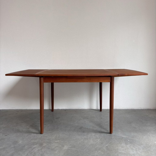 Vintage uitschuifbare eettafel vierkant teak 