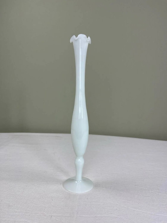 Antique opaline soliflore – Vases (photo 6 of 6)