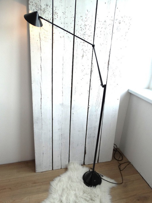 Pola Amstelveen, lampe minimaliste, édition noire.