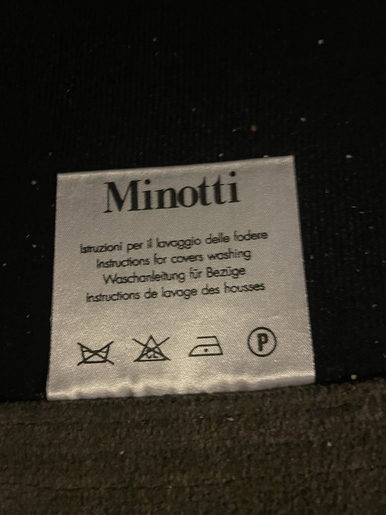 Ruime Minotti zithoek – Textile (photo 5 of 8)