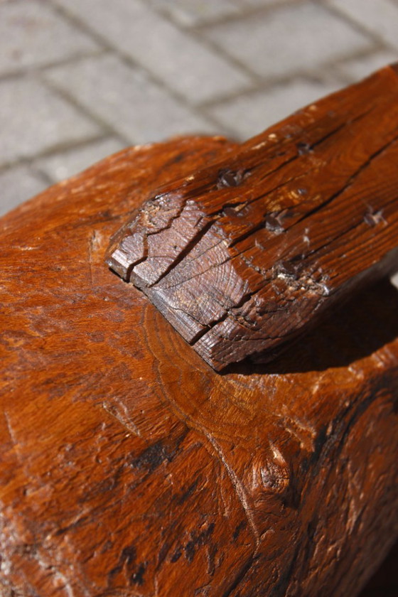 Image 1 of Dreibeiniger Ausstechblock Antiker Brutalismus aus Holz, 1890er Jahre