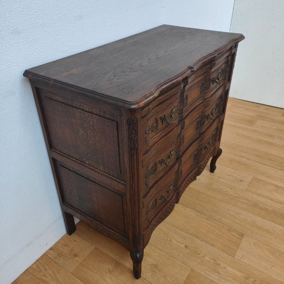 Image 1 of Cassettiera/comò antico in legno rustico, stile Queen Anne