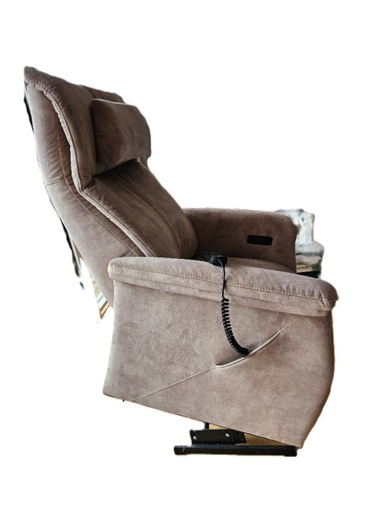 Image 1 of Lussuosa poltrona Vianne Rise-and-Recieve: come nuova! Qualità eccellente!