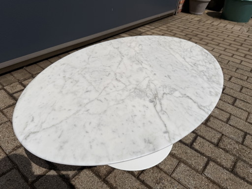 Originele Knoll Tulip Ovale Salontafel Eero Saarinen in Arabescato mat 107x70