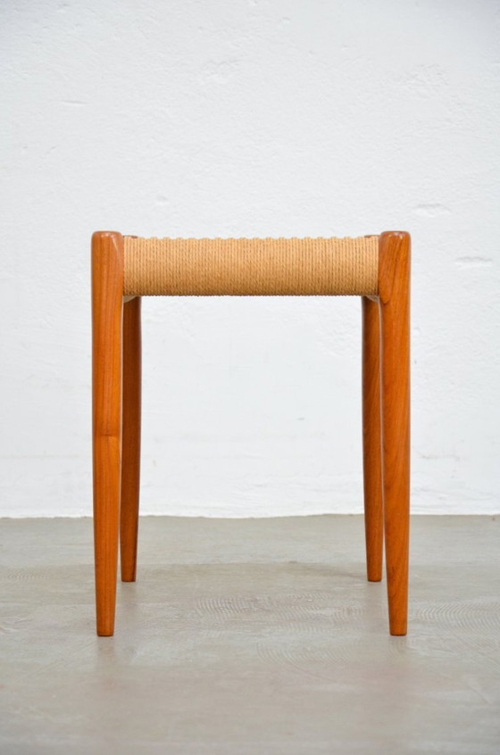 Image 1 of Niels Møller kruk mod. 80A Möller vintage papierkoord teak