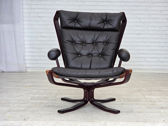 Image 1 of 1970s, Norwegian design by Sigurd Ressel, lounge chair model "Falcon".
