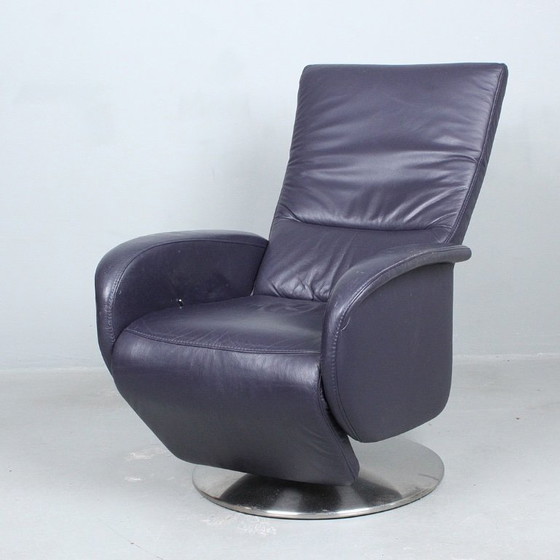 Image 1 of Fauteuil relax inclinable réglable Ekornes Steinpol en cuir violet avec structure en acier inoxydable