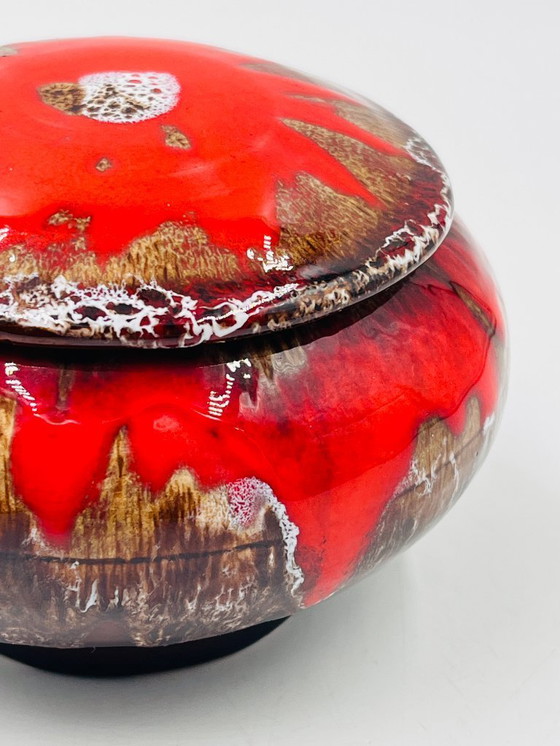 Image 1 of Plato de dulces rojos Vallauris