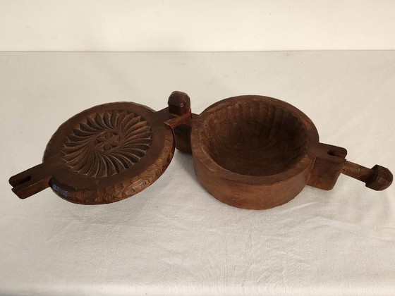 Image 1 of Boîte à sel sculptés à la main, art populaire, France, 1950