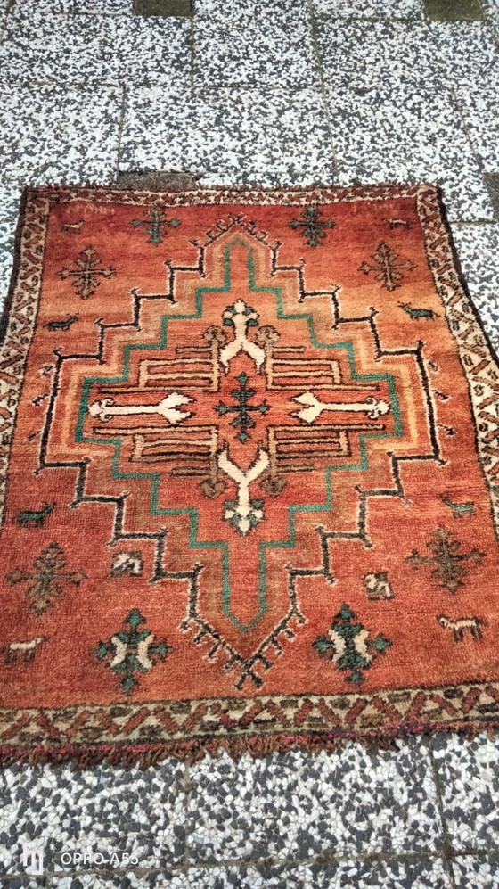 Image 1 of Tapis berbère en laine noué à la main 135 x 110 cm