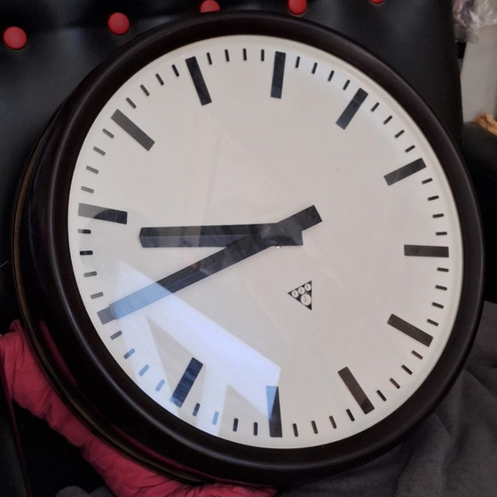 Image 1 of Pragotron electrick clock
