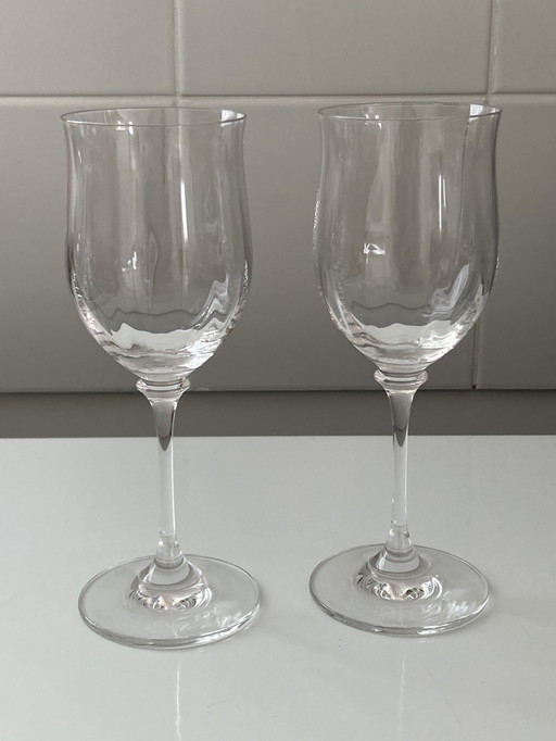 2 Lisa Mori wine glasses