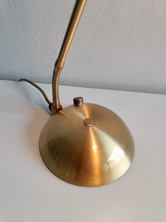 Image 1 of Italiaanse messing bureaulamp met verstelbare kap, minimalistisch design, jaren 80/90