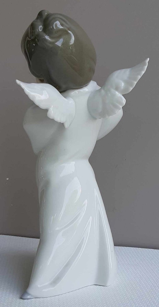 Mime Angel Lladro