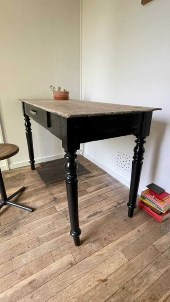 Antiker Schreibtisch im Louis Philippe Stil – Wood (photo 38 of 43)