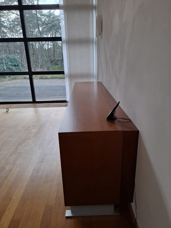 Image 1 of Aparador Globe de madera de cerezo de Molteni