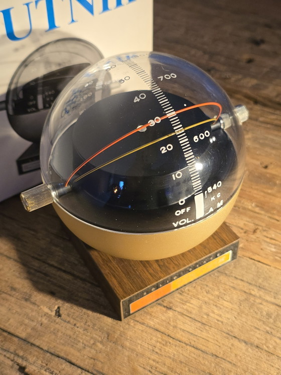 Image 1 of Radio rare de l'ère spatiale - Times Sputnik SR-7 (Japon) - Dans sa boîte d'origine et son polystyrène !