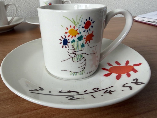 5 Espressotassen und Untertassen - Picasso Bouquet De Fleurs 21.4.1958 – servies, Porcelain (photo 2 of 5)