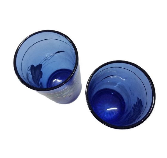 Image 1 of tasses vintage en verre bleu cobalt