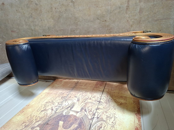 Image 1 of Antikes Cleopatra-Sofa. Schlafzimmerbank mit leichten Gebrauchsspuren. Maße: 148 x 46 cm und 59 cm hoch.