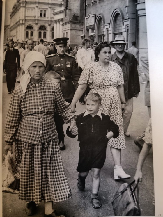 Image 1 of « Moscou » par Henri Cartier-Bresson, 1955