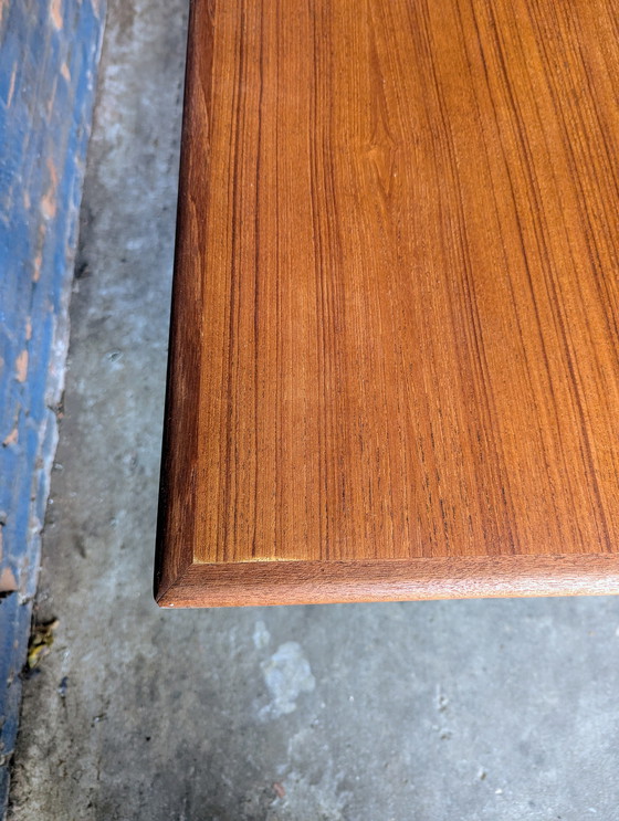 Image 1 of Table de salle à manger extensible en teck d'origine danoise