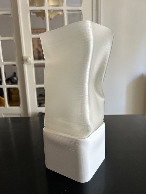 Thermoformed Plastic Lamp – Table lamps (photo 6 of 8)