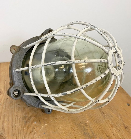 Image 1 of Suspension industrielle en fonte grise, style cage, années 1970