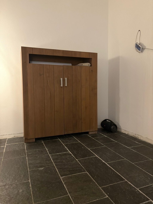 Van Dijk houten linnenkast