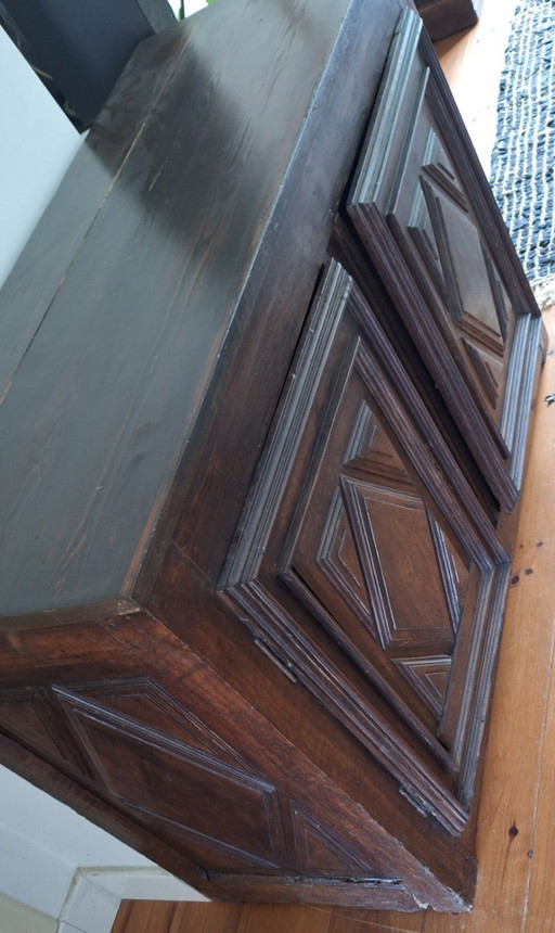 Armoire ancienne française 17ème siècle, style Louis 13