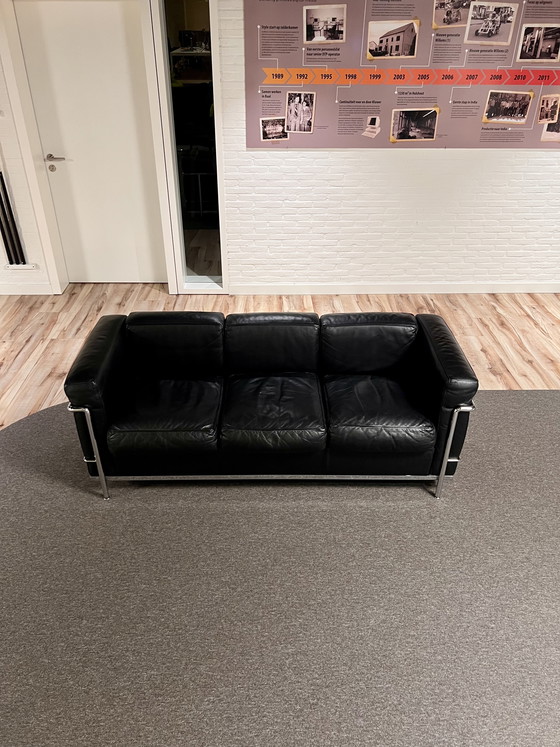 Image 1 of Cassina Corbusier LC2 3 posti