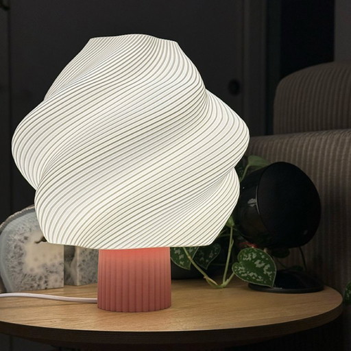 Magda Sculptural Lamp | Pink & White