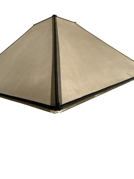 Image 1 of Bronzestatuenlampe im Stil der Mitte des 20. Jahrhunderts mit goldfarbenem Schirm