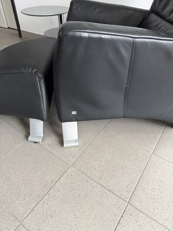 Image 1 of Rolf Benz 322 schwarzer Sessel mit 322 schwarzem Hocker. 