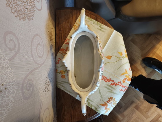 Vintage ceramic soup tureen with matching underplate – Tableware (photo 4 of 9)