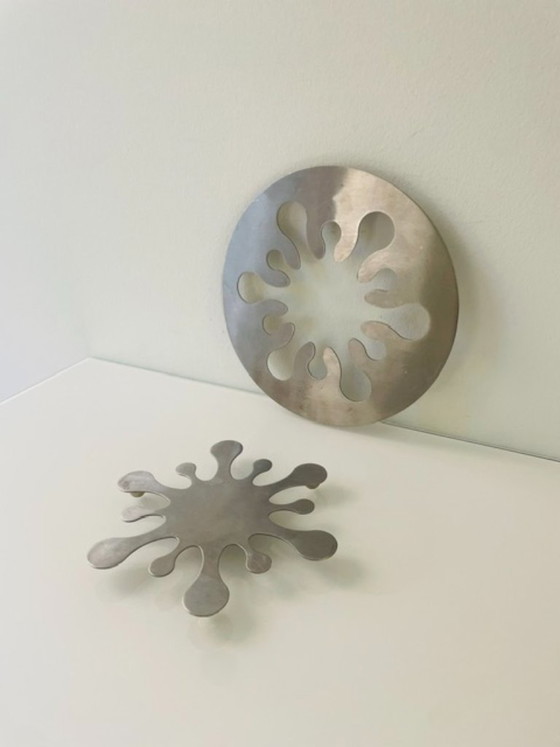 Image 1 of Set di 2 sottobicchieri vintage in metallo – iconico design retrò
