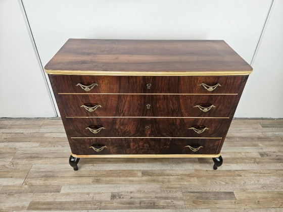 Image 1 of Commode des années 1950 en acajou et érable avec pieds laqués