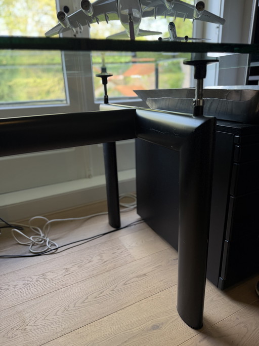 Cassina Le Corbusier LC6 Tafel helder Glas - Zwart gebruikerssporen
