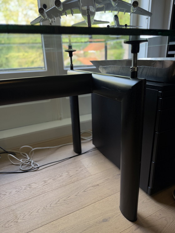 Image 1 of Cassina Le Corbusier LC6 Tafel helder Glas - Zwart gebruikerssporen