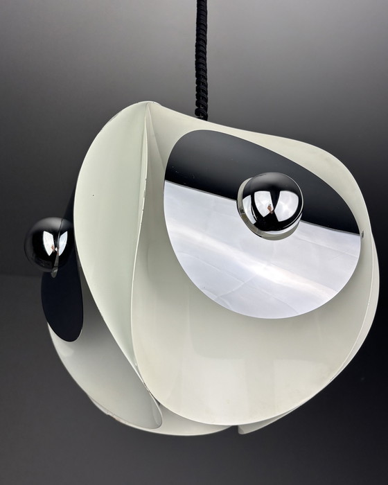 Image 1 of Goffredo Regianni Italien Space Age Pendelleuchte, 1970er Jahre, weiß lackiertes Metall &amp; Chromschilde, Mid Century, Industr