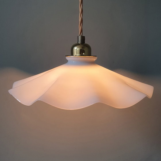 Vintage French Opaline pendant lamp with corrugated shade – Metal (photo 18 of 20)