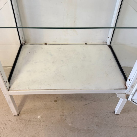 Vintage Polish Medical Display Cabinet 1960s – Glass, Iron (photo 15 of 17)