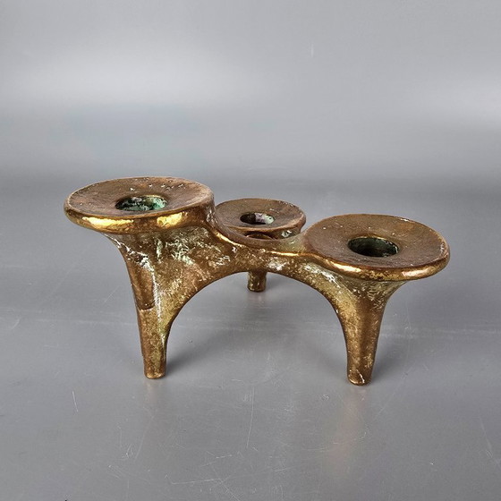 Image 1 of Bronzen vintage kandelaar voor 3 kaarsen. Ontwerp van Michael Harjes. Jaren '60 '70. Brutalistisch ontwerp.