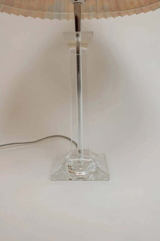 Lampada da tavolo vintage in ottone con plexiglas, anni '90. – Lampade da tavolo (photo 5 of 6)