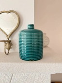 Vaso a bottiglia in ceramica smaltata blu anatra a coste – Stile Mid-Century