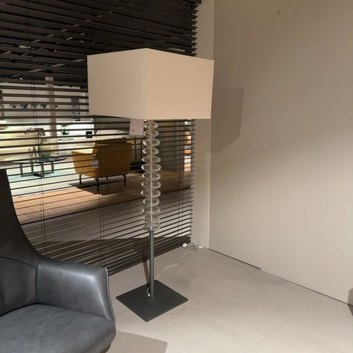 Poltrona Frau Fede standaardlamp