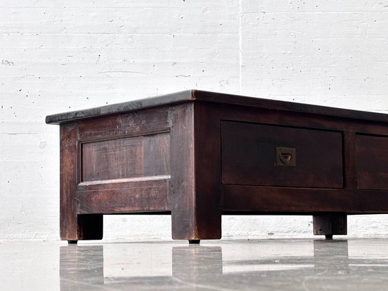 Massieve salontafel in koloniale stijl met 2 lades – Wood (photo 10 of 15)